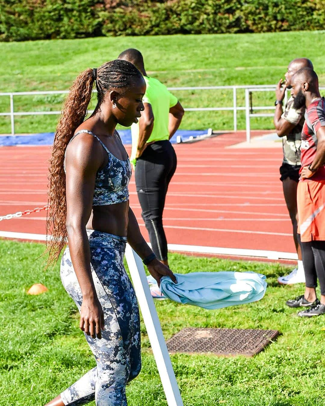 デズリー・ヘンリーさんのインスタグラム写真 - (デズリー・ヘンリーInstagram)「Be brave enough to bet on yourself 😤  #Athlete #TrackgirlTuesday #Sprinter #trackandfield #athletics #track #tracknation #fitness #training #sport #workout #WinterTraining」10月31日 21時15分 - desiree_lh