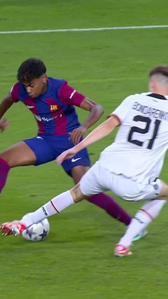UEFAチャンピオンズリーグのインスタグラム：「Magic feet ✨   #UCL」