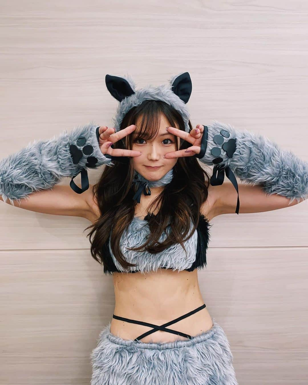 藤田早希さんのインスタグラム写真 - (藤田早希Instagram)「今年はオオカミでした🐺❤️ タロウィンありがとうございました！ 来年はカオナシの予定です。 そして10月ありがとうございました🙇🏻‍♀️ 色んな感情になって無駄にバッタバッタ おわってしまいました。 あと2ヶ月悔いなく行きましょう✌🏻 今月も関わってくださる皆様に感謝です🙏✨. . . .  #helloween #ハロウィン #マリームーン #malymoon #molak #ドーリーグレージュ . . . .」10月31日 21時23分 - sakifujita