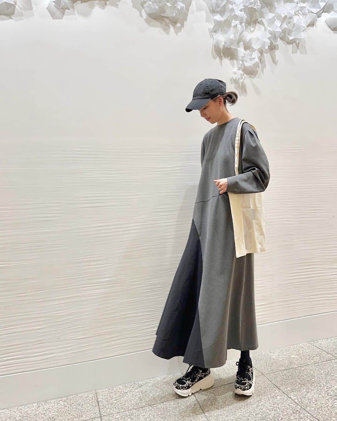 のインスタグラム：「#momoka_fashion 🫶🏻」