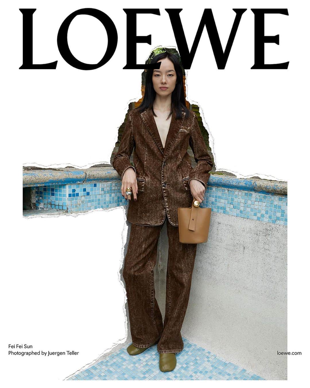 フェイフェイ・サンのインスタグラム：「@loewe SS24 precollection campaign by  @JuergenTellerStudio 🖤🖤🖤 Creative direction @Jonathan.Anderson  Creative  partner @doviledrizyte 👗by @benjaminbruno_ 💄by @hiromi_ueda 💇🏻‍♀️by @keiterada 👁️by @ashleybrokaw Many thanks to all of you!❤️❤️❤️」