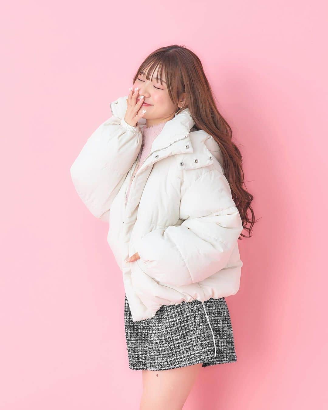 INGNI STOREさんのインスタグラム写真 - (INGNI STOREInstagram)「【 new arrival 】 ⁡ ⁡ ⁡ ⁡ ⁡ ■BIGフードエコダウン #1234-700022 ¥8,690 (tax in) ※ingnistoreでは現在¥6,490 (tax in) ⁡ ⁡ 毎年大人気のエコダウンが今年も登場🫶🏻 ⁡ 軽さと保温性を兼ねそろえた 絶対に持っておきたいダウンジャケット◎ ⁡ フードは取り外し可能なので その日のコーデに合わせて形を変えていただけます。 ⁡ ⁡ ┈┈┈┈┈┈┈┈┈┈┈┈┈┈┈┈┈┈┈┈┈┈┈ ⁡ 〈INGNIコーデを大募集♡〉 @ingnistoreと#ingniコーデ のタグをつけて投稿していただいた方の中から、随時公式アカウントにてご紹介させていただきます‼︎ ⁡ ⁡ #INGN I#ingni #fashion #2023 #aw #오오티디 #패션#穿配不重样#秋コーデ #冬コーデ #デートコーデ #ファッション #トレンドコーデ #カジュアル #カジュアルコーデ #韓国風コーデ #甘めカジュアル #大人可愛い #大人カジュアル ⁡ ⁡ ⁡ ⁡」10月31日 21時27分 - ingnistore