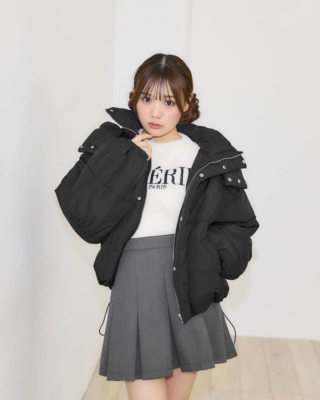 INGNI STOREさんのインスタグラム写真 - (INGNI STOREInstagram)「【 new arrival 】 ⁡ ⁡ ⁡ ⁡ ⁡ ■BIGフードエコダウン #1234-700022 ¥8,690 (tax in) ※ingnistoreでは現在¥6,490 (tax in) ⁡ ⁡ 毎年大人気のエコダウンが今年も登場🫶🏻 ⁡ 軽さと保温性を兼ねそろえた 絶対に持っておきたいダウンジャケット◎ ⁡ フードは取り外し可能なので その日のコーデに合わせて形を変えていただけます。 ⁡ ⁡ ┈┈┈┈┈┈┈┈┈┈┈┈┈┈┈┈┈┈┈┈┈┈┈ ⁡ 〈INGNIコーデを大募集♡〉 @ingnistoreと#ingniコーデ のタグをつけて投稿していただいた方の中から、随時公式アカウントにてご紹介させていただきます‼︎ ⁡ ⁡ #INGN I#ingni #fashion #2023 #aw #오오티디 #패션#穿配不重样#秋コーデ #冬コーデ #デートコーデ #ファッション #トレンドコーデ #カジュアル #カジュアルコーデ #韓国風コーデ #甘めカジュアル #大人可愛い #大人カジュアル ⁡ ⁡ ⁡ ⁡」10月31日 21時27分 - ingnistore