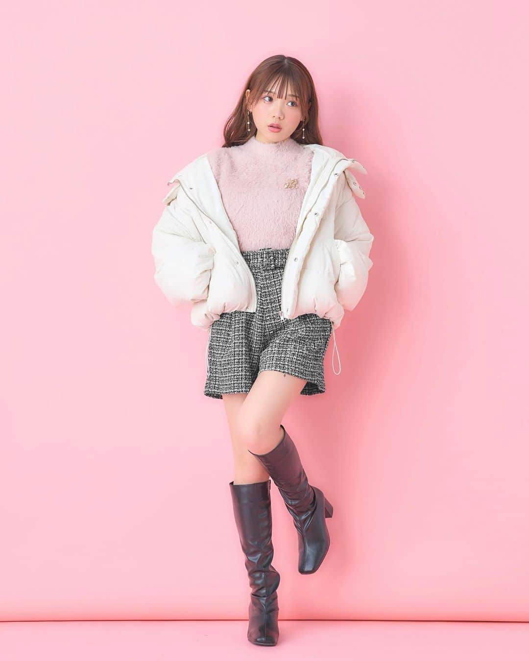 INGNI STOREさんのインスタグラム写真 - (INGNI STOREInstagram)「【 new arrival 】 ⁡ ⁡ ⁡ ⁡ ⁡ ■BIGフードエコダウン #1234-700022 ¥8,690 (tax in) ※ingnistoreでは現在¥6,490 (tax in) ⁡ ⁡ 毎年大人気のエコダウンが今年も登場🫶🏻 ⁡ 軽さと保温性を兼ねそろえた 絶対に持っておきたいダウンジャケット◎ ⁡ フードは取り外し可能なので その日のコーデに合わせて形を変えていただけます。 ⁡ ⁡ ┈┈┈┈┈┈┈┈┈┈┈┈┈┈┈┈┈┈┈┈┈┈┈ ⁡ 〈INGNIコーデを大募集♡〉 @ingnistoreと#ingniコーデ のタグをつけて投稿していただいた方の中から、随時公式アカウントにてご紹介させていただきます‼︎ ⁡ ⁡ #INGN I#ingni #fashion #2023 #aw #오오티디 #패션#穿配不重样#秋コーデ #冬コーデ #デートコーデ #ファッション #トレンドコーデ #カジュアル #カジュアルコーデ #韓国風コーデ #甘めカジュアル #大人可愛い #大人カジュアル ⁡ ⁡ ⁡ ⁡」10月31日 21時27分 - ingnistore