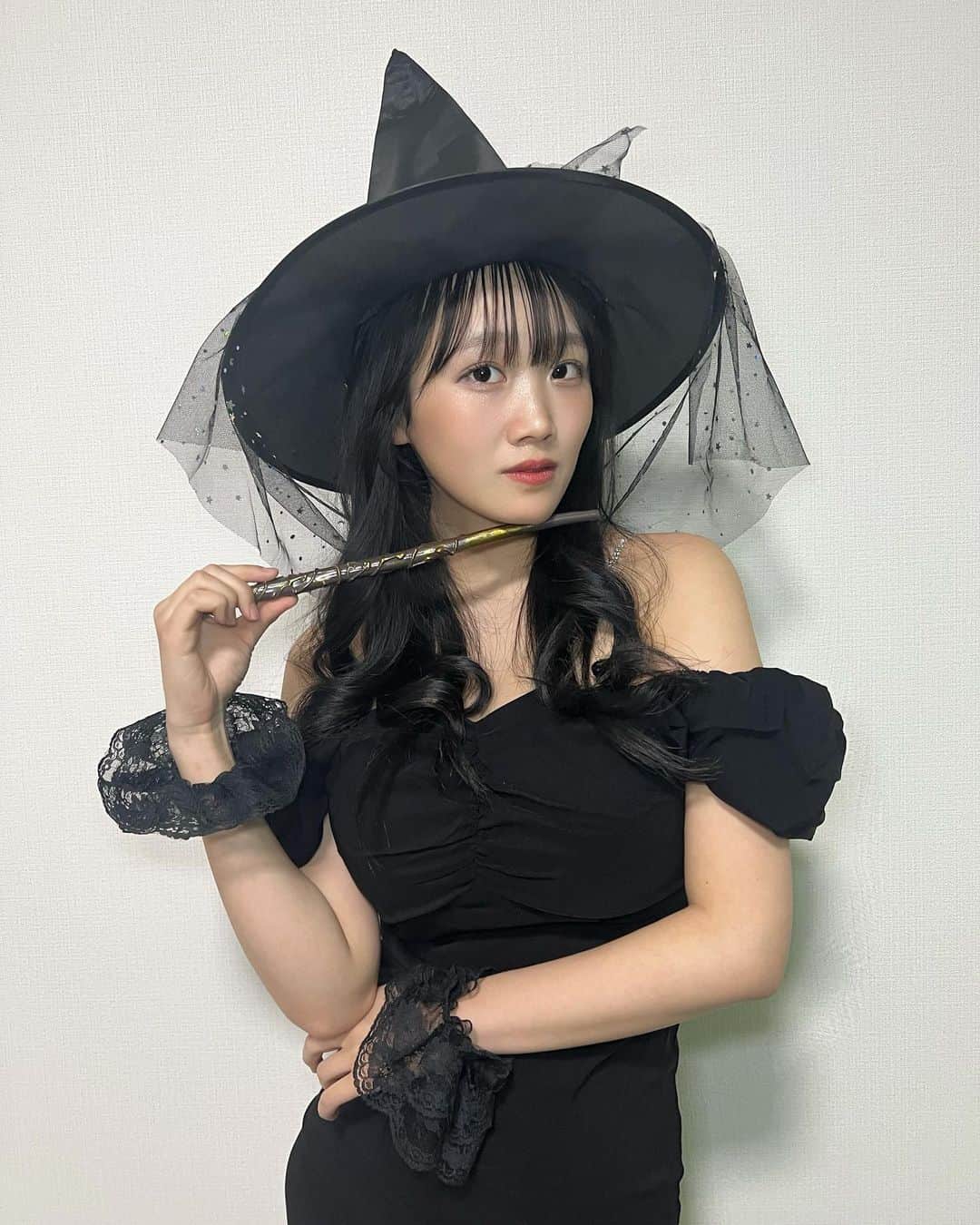 奥村梨穂さんのインスタグラム写真 - (奥村梨穂Instagram)「Happy Halloween🎃 . 魔女に魔法をかけられたら、、、何に変身するのだろう、、。 . . . #halloween」10月31日 21時31分 - riho_okumura_official