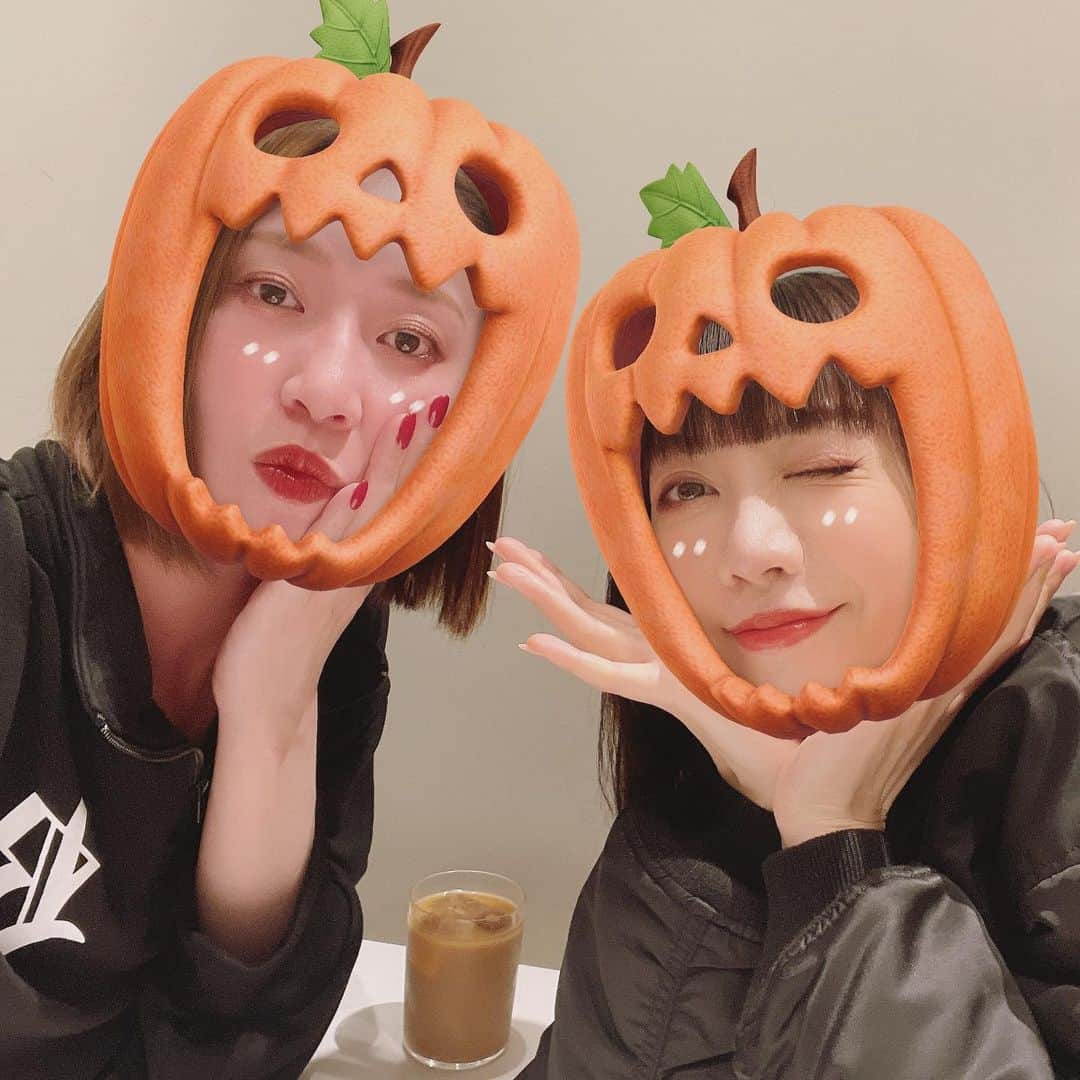 鳳翔大さんのインスタグラム写真 - (鳳翔大Instagram)「𝓗𝓪𝓹𝓹𝔂 𝓗𝓪𝓵𝓵𝓸𝔀𝓮𝓮𝓷🎃  ハロウィンはまいちゃんとひたすらトーク✌︎ 久々会えて嬉しいじょ！！ 喋る事多過ぎてなんか話とびとびだったわ笑  #美弥るりか #ハロウィン」10月31日 21時32分 - dai_hosho_official