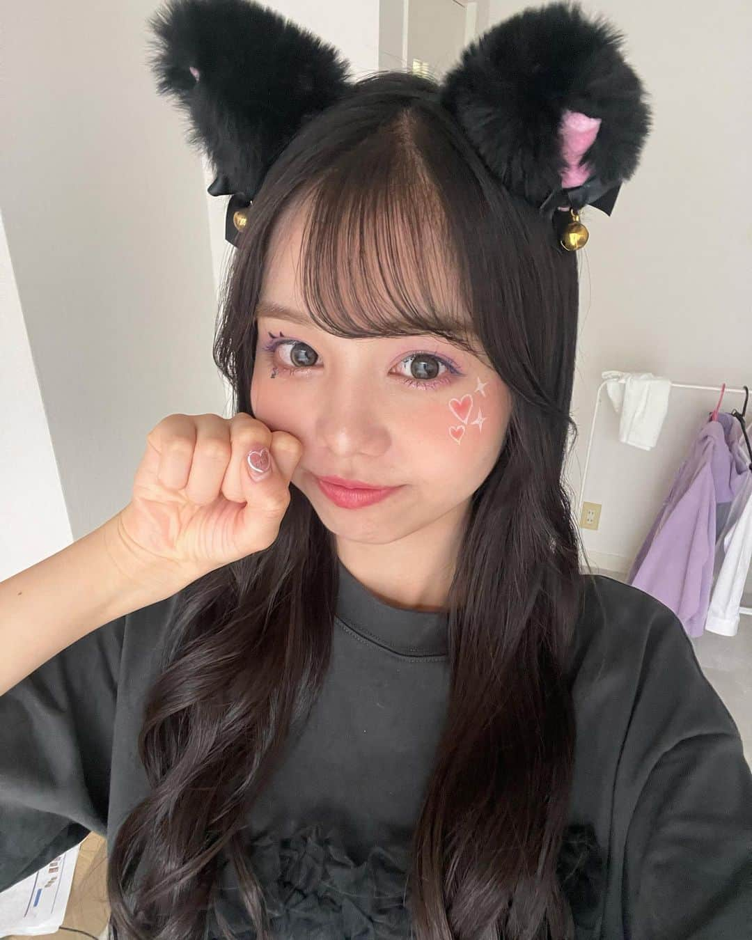 陣ノ内柚来のインスタグラム：「Happy Halloweenにゃーん。^. .^ ੭ ・ ハロウィンメイクの撮影で猫ちゃんなったよ~🍭‪‪❤︎‬ ・ @cyq.jp.official の公式TikTokに載せて頂いてるので見てみてねっ ・ ・ #05 #fyp #fypシ #ハロウィン #ハロウィンコスプレ #ハロウィンメイク #猫コスプレ #ハロウィン仮装 #halloween #halloweenmakeup」