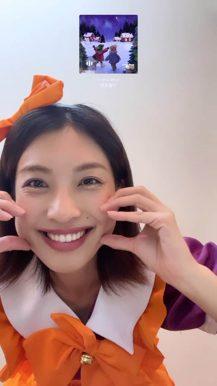 橋本聖子のインスタグラム：「Happy Halloween🧝🏻‍♀️🧡 せっかくの衣装なので「snow love」踊ったよ🕺❄️ ※無音で踊ったからリズムずれまくってた…！ #snowlove #dance #halloweencostume」