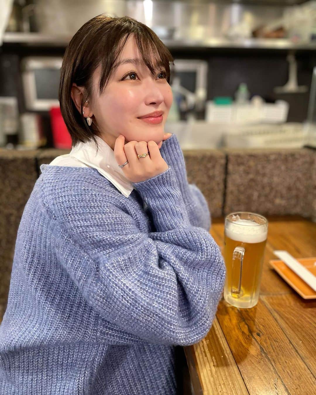 悠木ゆうかのインスタグラム：「元気です👶🏻🩵 1杯目はビールの決まり🍺 でも苦い顔。  季節の変わり目いつも肌荒れるけど今回はちゅるちゅる〜🫧 @few.a.few_   #セルマン #恵比寿エステ #肌質改善」