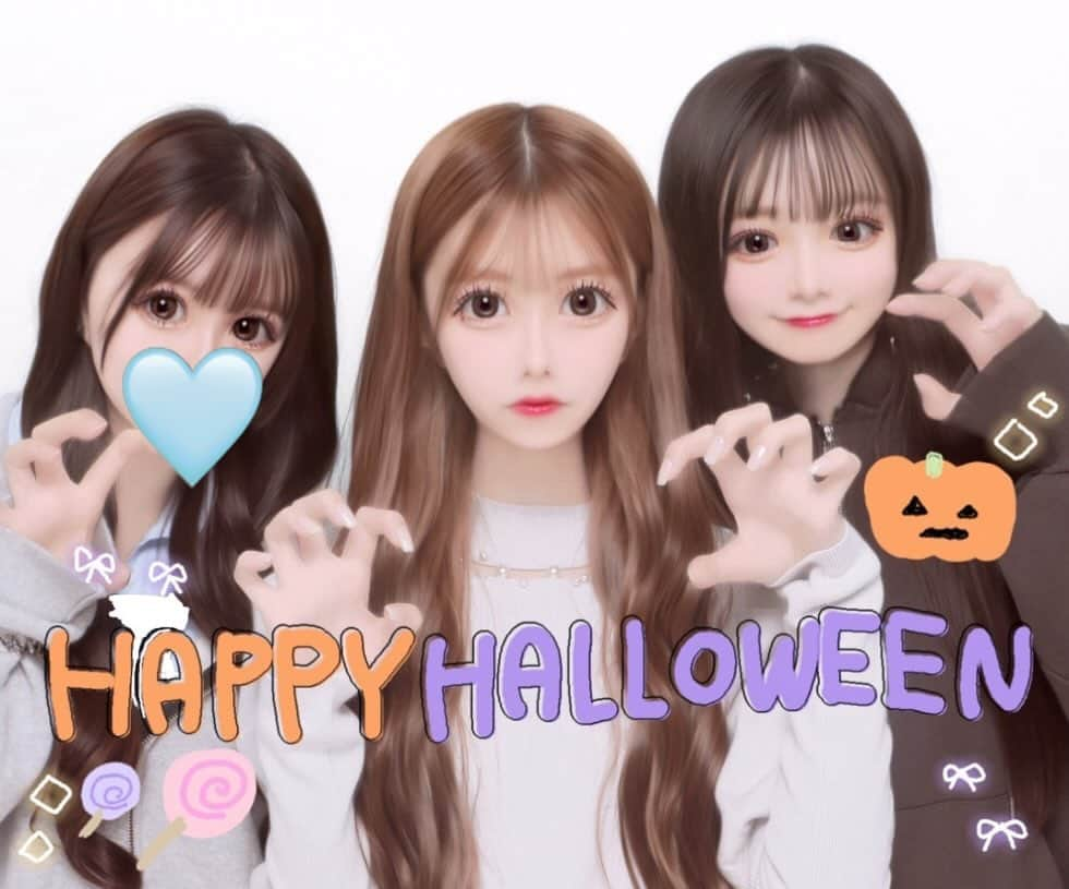 千葉恵里のインスタグラム：「☁️ 👻 ☁️ 👻 ☁️ ⁡ ⁡ ⁡ ⁡ ⁡ ⁡ ⁡ ⁡ ⁡ ハッピーハロウィン👻 ⁡ 三姉妹でプリクラ撮ったよ🔅 ⁡ ⁡ ⁡ ⁡ ⁡ ⁡ ⁡ ♪♪ ⁡ #姉妹 #姉妹プリ #プリクラ #プリント倶楽部」