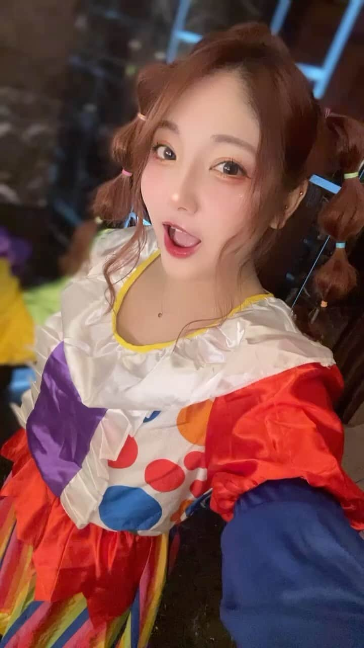 寒河江春紀のインスタグラム：「‪ꔛ‬♡‪ 出勤ー！！ ピエロだよん🤡💗 髪型お気に入り🥹  #バルセロナグループ #ピーアンドジェー #札幌 #すすきの #ススキノ #キャバクラ #キャバ嬢 #キャバクラ嬢 #ニュークラブ #ニュークラ #ニュークラ嬢 #キャバ #ラウンジ #ラウンジ嬢 #ガールズバー #ホステス #すすきのキャバクラ #すすきのキャバ嬢 #すすきのグルメ #札幌旅行 #美人 #美女 #可愛い #可愛い女の子 #銀座 #六本木 #北新地 #錦 #中洲 #オタク」