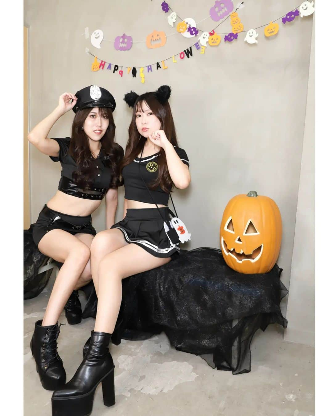 広瀬みくのインスタグラム：「🎃👻Happy Halloween🎃👻         #ハロウィン #仮装 #コスプレ #ハロウィンコスプレ #キャンギャル #レースクイーン #グラビア #ポートレートモデル #被写体 #撮影会 #可愛い #美女 #脚フェチ #halloween #🎃 #happyhalloween #japanesegirl #asiangirls #cosplay #costume #portrait #racequeen #portraitmodel #aiwish」