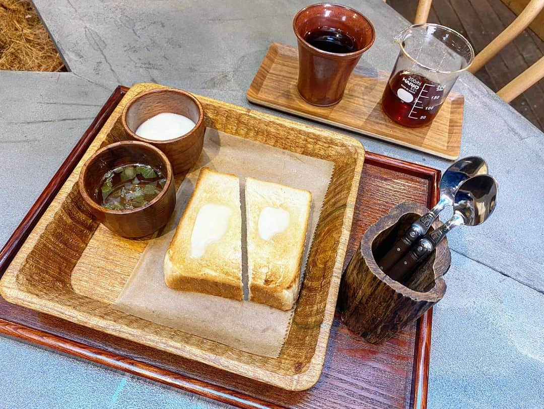 内村麻美さんのインスタグラム写真 - (内村麻美Instagram)「. . フスクコーヒー @fusukucoffee 冷めてもずーーーっと美味しい珈琲。 . しあわせな時間でした☕️ . #福岡コーヒー #福岡珈琲 #六本松コーヒー #六本松珈琲 #フスクコーヒー」10月31日 21時51分 - asami___05