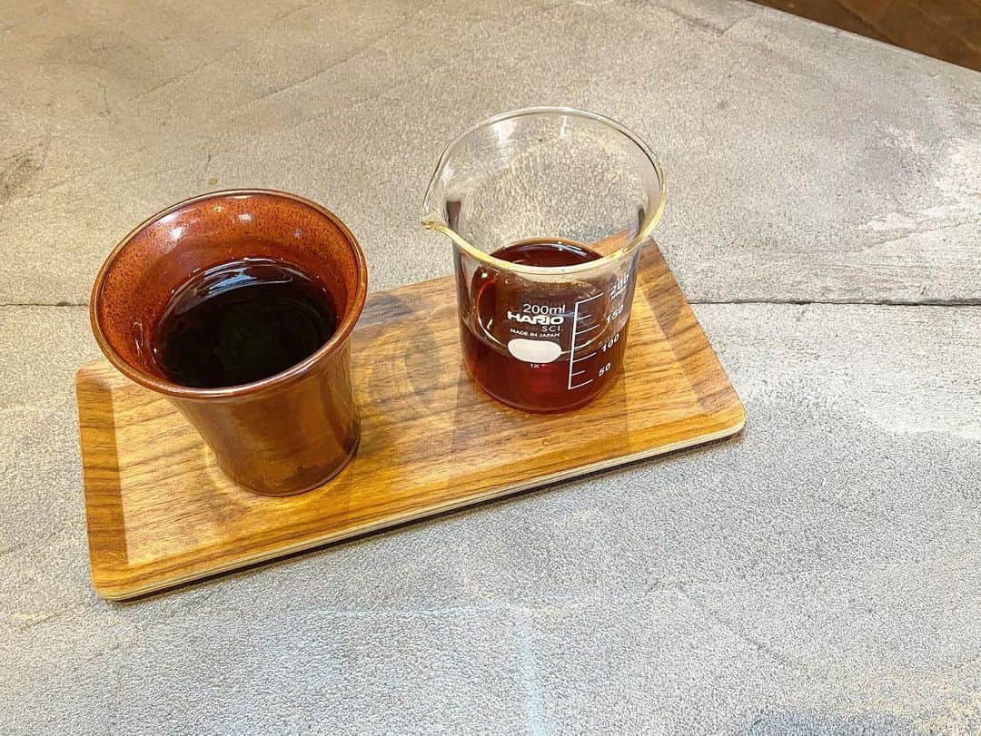 内村麻美のインスタグラム：「. . フスクコーヒー @fusukucoffee 冷めてもずーーーっと美味しい珈琲。 . しあわせな時間でした☕️ . #福岡コーヒー #福岡珈琲 #六本松コーヒー #六本松珈琲 #フスクコーヒー」