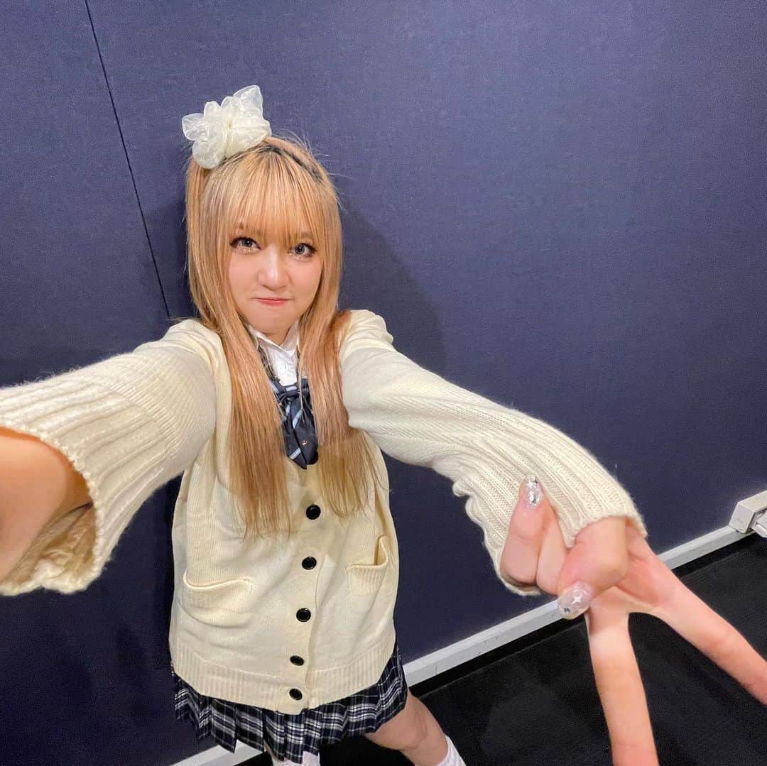 JUNNAのインスタグラム：「🎃HAPPY HALLOWEEN🎃  久しぶりの仮装 \平成ギャル/  今日限りなので、見届けてください、😵‍💫」