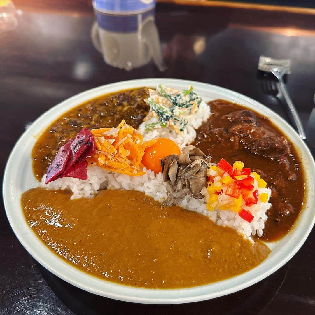 高橋メアリージュンのインスタグラム：「My favorite curry🍛 Organic, healthy,sustainable, tasty curry!  @salondetheluvond   #ごちそうさまチャレンジで飢餓をなくそう」