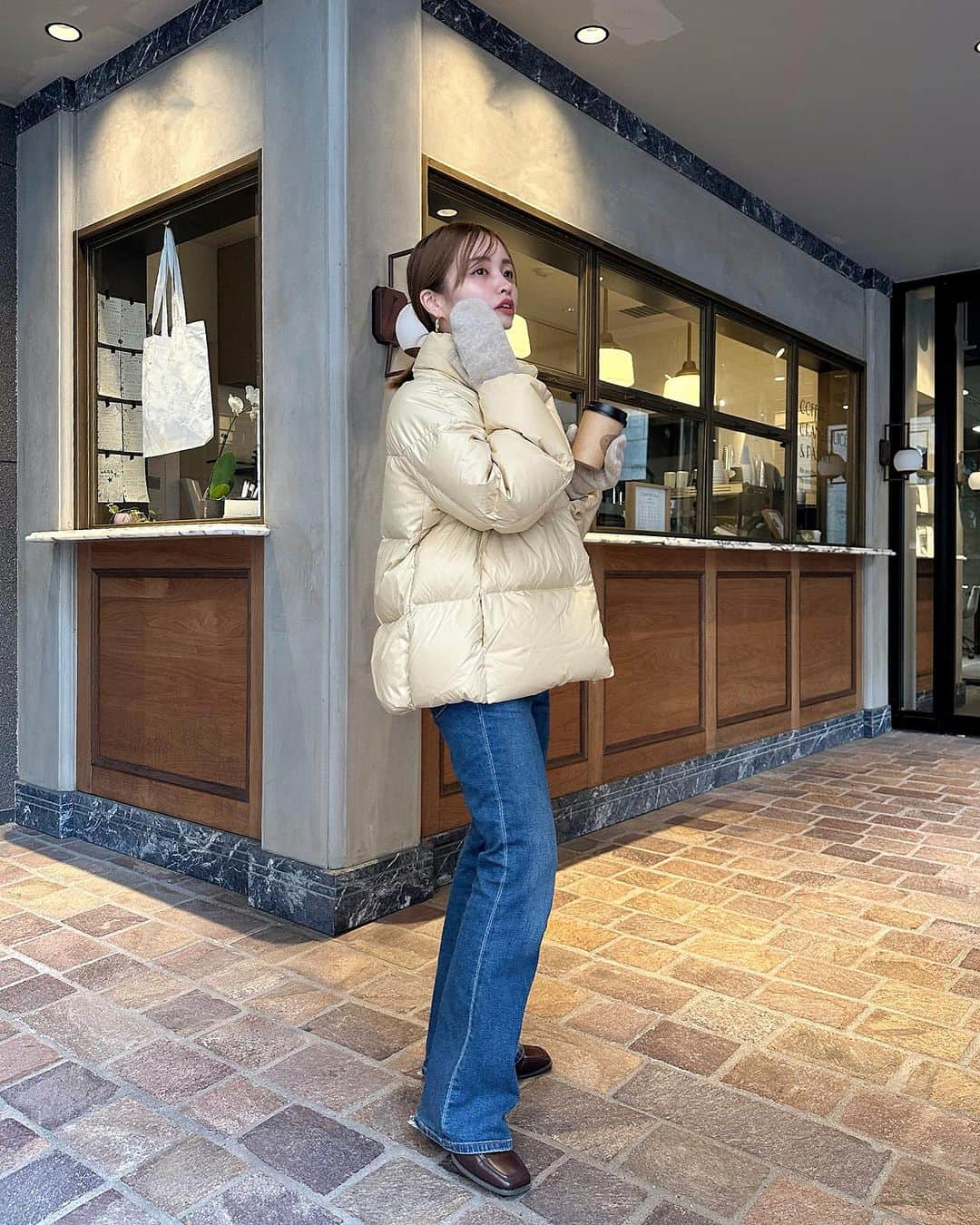 田畑佑莉さんのインスタグラム写真 - (田畑佑莉Instagram)「先日 @uniqlo_jp の新作試着会へ 行ってきました🫧  イエローダウンジャケットとやわらかカラーのミトン🧈🧇🥚 ダウンが羽どころかその名の通り粉のように軽くて着心地◎  outer @uniqlo_jp  gloves @uniqlo_jp  pants @gu_for_all_   shoes @orientaltraffic_official × @lily02tbt  他にも暖かい可愛いアイテムたくさん...🛒 これから新作発売が楽しみです🩶  @stylehint_official ありがとうございました🥨  #orientaltrafficbyyuri #orientaltraffic  #イエベ春 #ソフトエレガント  #ヘアカラーベージュ  #150cmコーデ#オリエンタルトラフィック  #UNIQLO #newbalance  #newbalance530 #uniqloコーデ  #ユニクロ #ユニクロ購入品 #ニューバランス530 #GU #gu購入品  #GUコーデ #stylehint」10月31日 22時08分 - lily02tbt