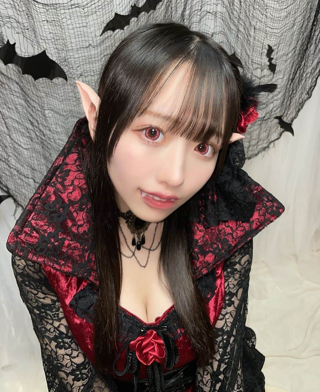 柳川みあのインスタグラム：「せっかくのハロウィンだからもう一個載せちゃうっ🩸🩸  すきか？？？ #ハロウィン #ハロウィンコスプレ #コスプレ」