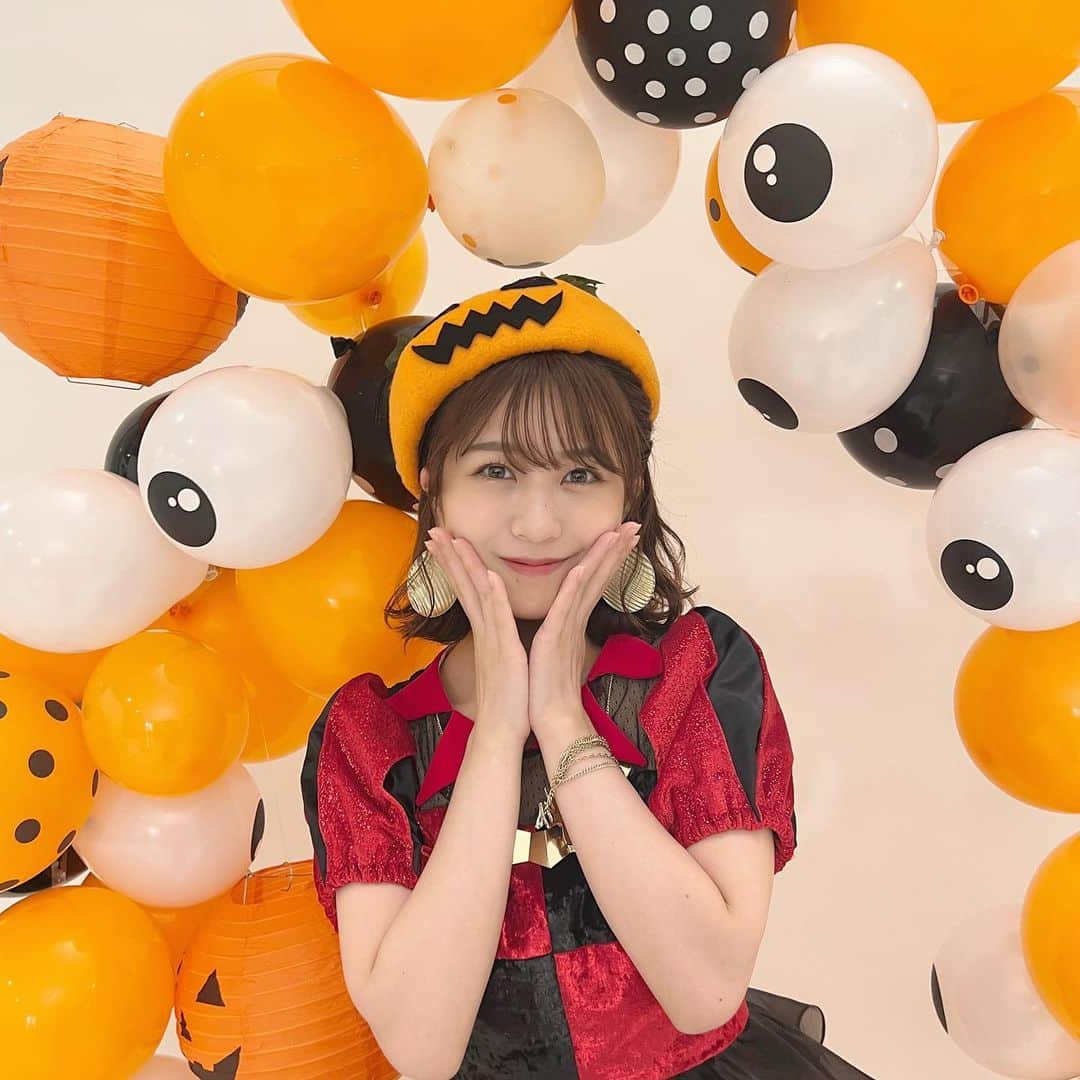 篠崎彩奈さんのインスタグラム写真 - (篠崎彩奈Instagram)「Happy Halloween 🎃🍬 #ハロウィン #halloween」10月31日 22時18分 - ayana.s_official