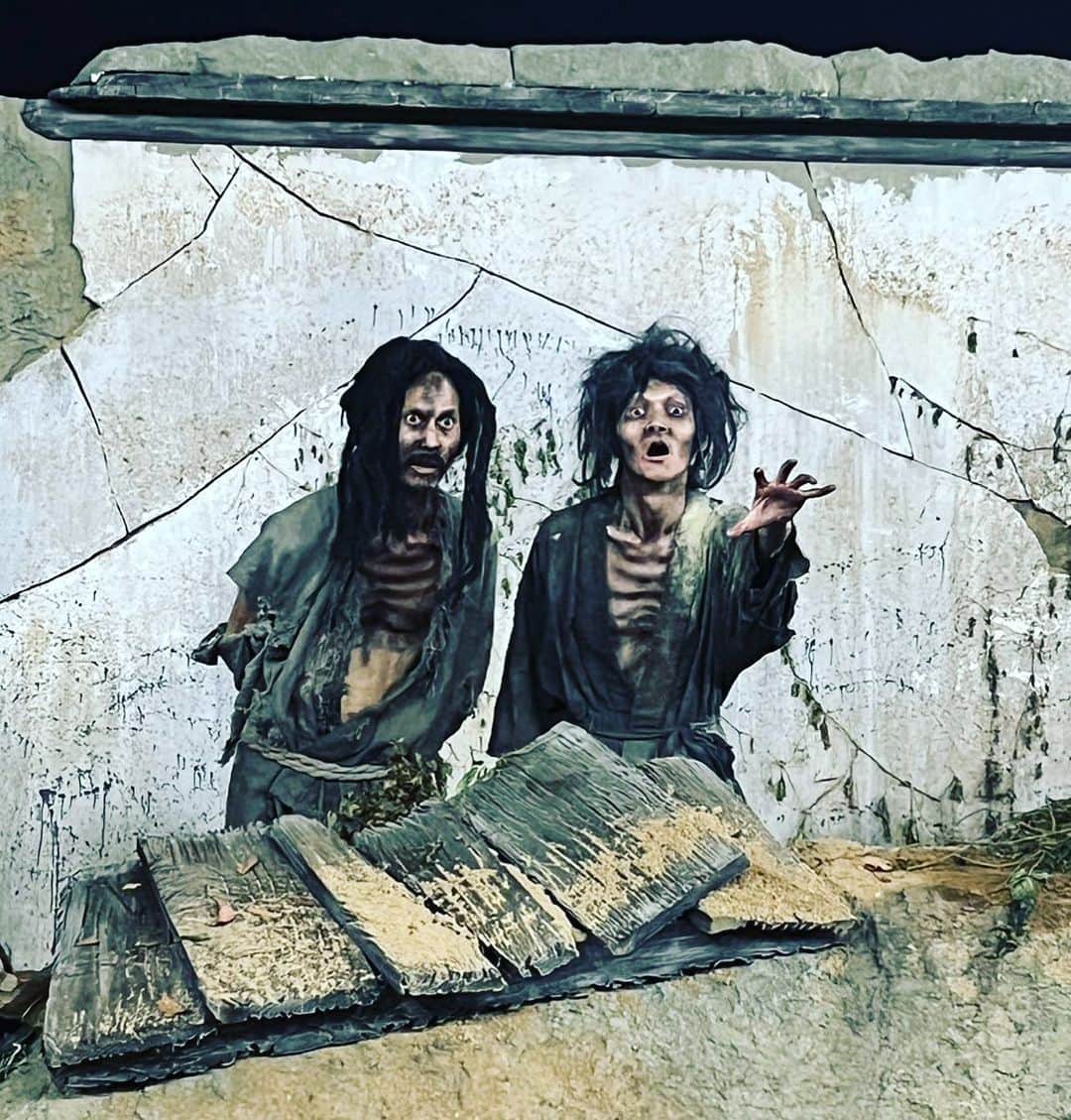 入江悠さんのインスタグラム写真 - (入江悠Instagram)「鬼気迫りすぎてバンクシーの壁画みたいになった俳優さん。 飢饉の時代劇を撮っております。」10月31日 22時22分 - u_irie