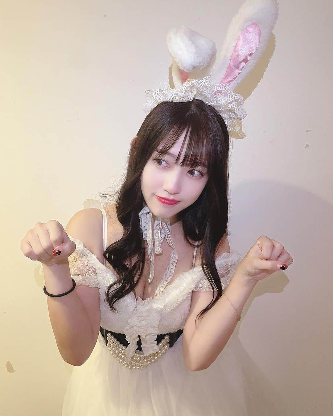 璃乃のインスタグラム：「色んなコスプレしたなぁ🩵🎃    #アイドル #グラビア #グラビアアイドル #idol #日本 #偶像 #japan #japanesegirl #follow #followme #セルカ #映え #メイク #ヘアアレンジ #韓国ヘア #かわいい #snidel #grail #プチプラコーデ #グレイル #usagionline #instagram #instagood #うさぎ #コスプレ #ハロウィンコスプレ #ハロウィン #halloween #バニー #仮装」
