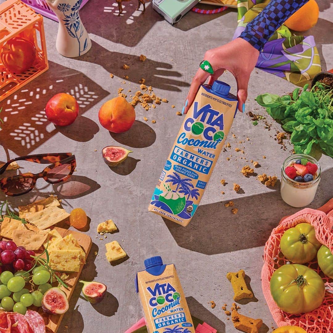 Vita Coco Coconut Waterのインスタグラム：「Ever had a chat with your Farmers Organic and waited for a reply? Or is that just our level of quirky? 🤪 Who's with us?」