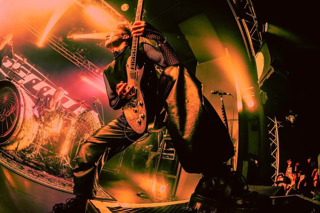 Kazuki Takemuraさんのインスタグラム写真 - (Kazuki TakemuraInstagram)「Live at new venue “META VALLEY” in OSAKA  大阪の新しい遊び場META VALLEY @mv_namba でのライブは、まさにライブハウスのぐちゃぐちゃな感じで高揚して最高でした。遊びに来てくれた皆んなありがとう！  📷 @shot.row」10月31日 22時39分 - kazucrossfaith