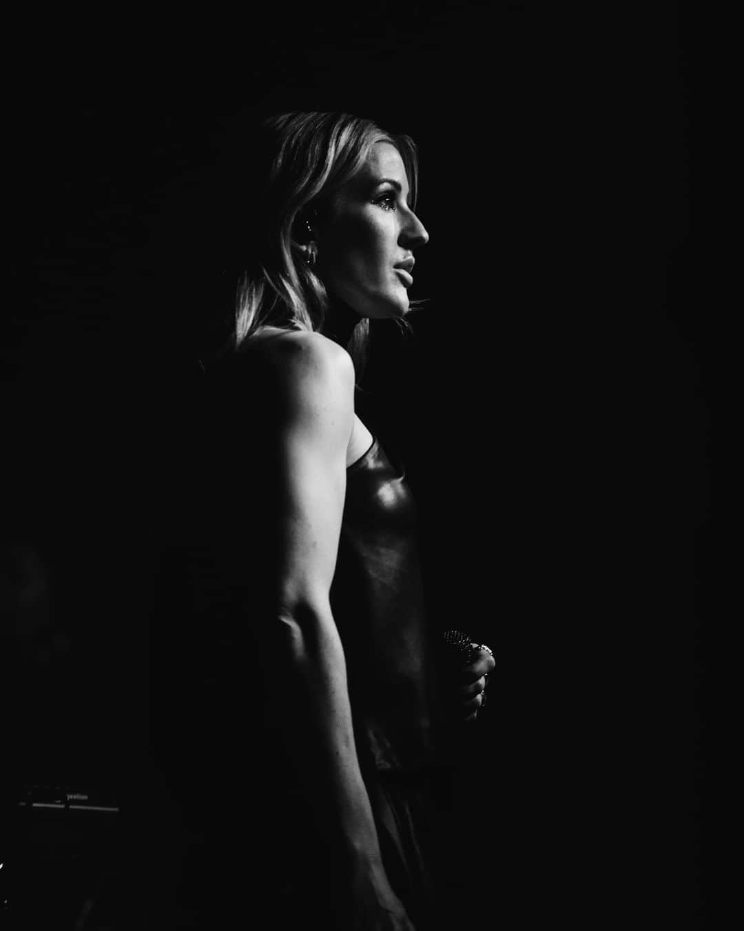 エリー・ゴールディングのインスタグラム：「Luxembourg 🖤 Thank you so much for having me x  📷 @jrcmccord  @stellamccartney」