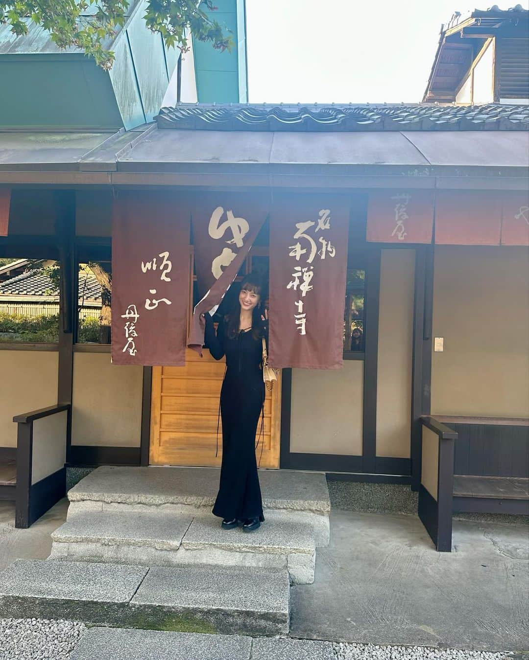 谷まりあさんのインスタグラム写真 - (谷まりあInstagram)「京都旅♡ 行ってみたかったホテルに場所に。。定期的にする京都旅が私のパワーの源です♡ 今時間ができたら行きたい場所はどこですか？☺️  Stay at beautiful @hotel_the_mitsui_kyoto  🍵　beautiful temple @komyoin #光明院 Bag #louisvuitton #pr #kyoto #kyototrip #b-tm」10月31日 22時35分 - mariaaaa728