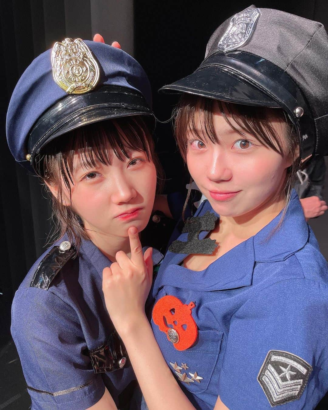 甲斐心愛さんのインスタグラム写真 - (甲斐心愛Instagram)「お菓子くれ警察🚓🚨  ポリス仲間とナースさん✨ ハロウィン楽しいね??   #helloween  #ハロウィン  #ハロウィンコスプレ  #コスプレ  #アイドル #STU48」10月31日 22時37分 - k_cocoa1128