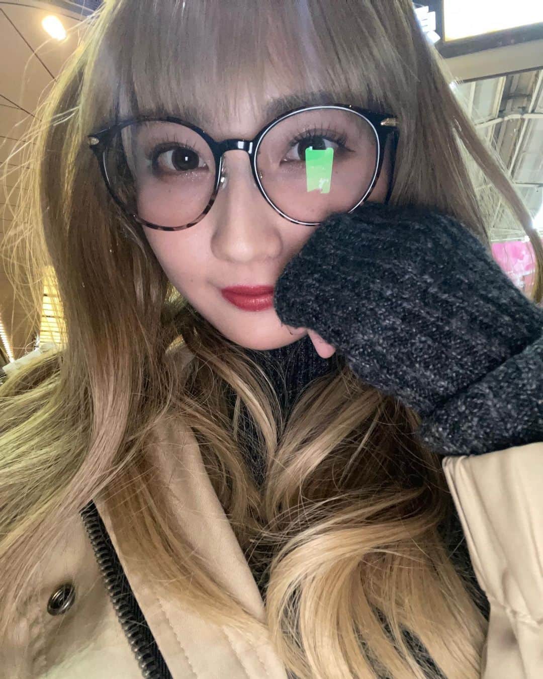 友廣南実さんのインスタグラム写真 - (友廣南実Instagram)「・ 🎃Happy Halloween🎃  今年は、 ずっと憧れていた金髪デビューしてみました💛💛 (ウィッグです😂)  #金髪 #金髪ロング」10月31日 22時43分 - minami_tomohiro_
