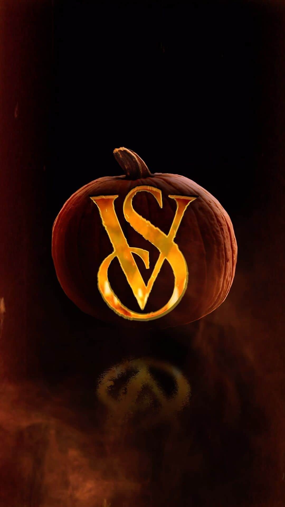 ヴィクトリアズ・シークレットのインスタグラム：「Conjure up the hocus pocus and pass the practical magic—wishing you a bewitching Halloween!」
