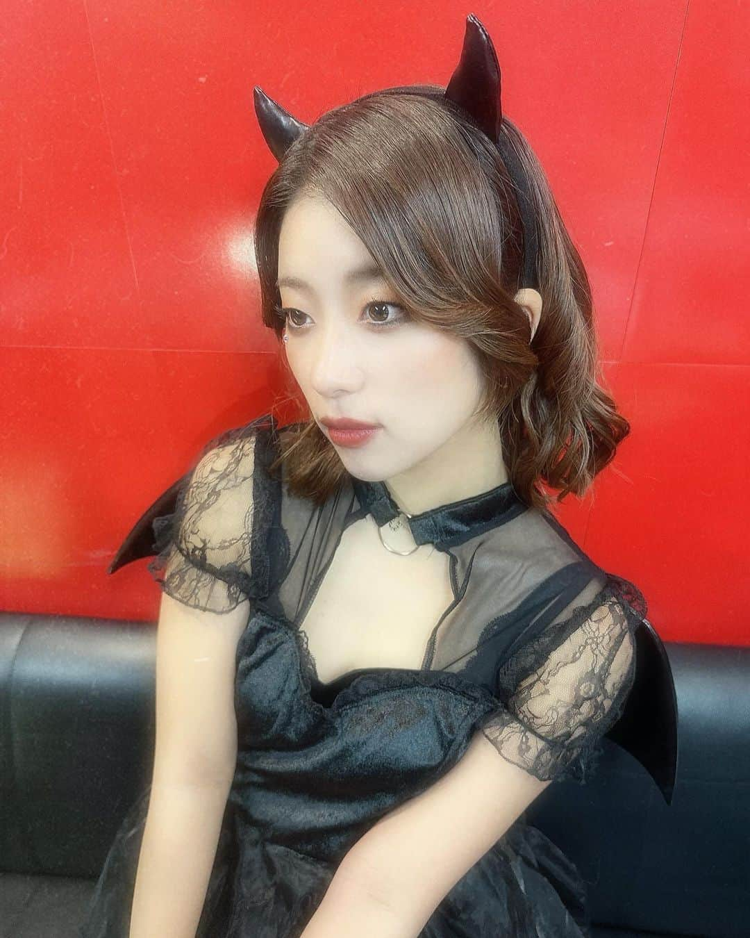 YUUGAさんのインスタグラム写真 - (YUUGAInstagram)「. . 🖤ʜᴀᴘᴘʏ ʜᴀʟʟᴏᴡᴇᴇɴ😈 お菓子くれなきゃイタズラするゾ⁉️🎃🦇 . . 今年はみんな何の仮装をしたの？💭🌹 . . 来年も一緒に過ごせますように❤︎❤︎ . . . #ハロウィン #ハロウィンコスプレ #ハロウィン仮装 #デビル #devil #halloween #halloweencostume #仮装 #コスプレ #コスプレ女子 #ハロウィンメイク」10月31日 22時49分 - yuuga1024