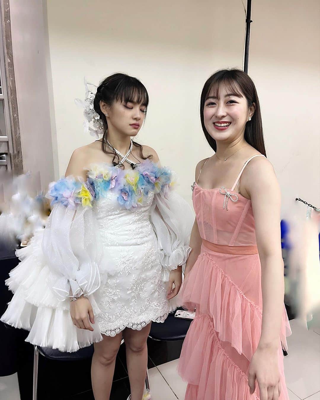 伊豆田莉奈さんのインスタグラム写真 - (伊豆田莉奈Instagram)「My first thai friend and a dear friend forever 🤝🏻🌟  รูปสุดท้ายๆไม่รู้ว่าเกิดอะไรขึ้น5555 แต่ตลกดี🤣🩷👍  @cherprang.bnk48official  @cc_ccherprang   チャープランはタイで初めて出来た莉奈にとって大切な友達です😌🤍🩷 最後らへんの写真はなんであんな顔してるのかよくわからないけど、 面白くて好きだから載せました🤣💜  #CherprangBNK48 #izurinacgm48  #チャープラン #伊豆田莉奈 #いずりな  #BNK48 #CGM48 #友達」10月31日 22時49分 - rina.cgm48official