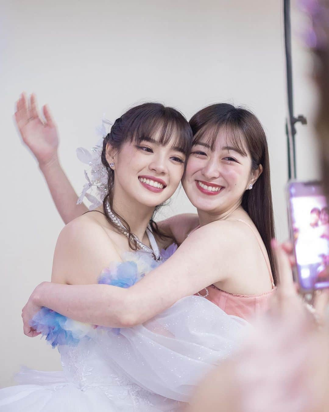 伊豆田莉奈さんのインスタグラム写真 - (伊豆田莉奈Instagram)「My first thai friend and a dear friend forever 🤝🏻🌟  รูปสุดท้ายๆไม่รู้ว่าเกิดอะไรขึ้น5555 แต่ตลกดี🤣🩷👍  @cherprang.bnk48official  @cc_ccherprang   チャープランはタイで初めて出来た莉奈にとって大切な友達です😌🤍🩷 最後らへんの写真はなんであんな顔してるのかよくわからないけど、 面白くて好きだから載せました🤣💜  #CherprangBNK48 #izurinacgm48  #チャープラン #伊豆田莉奈 #いずりな  #BNK48 #CGM48 #友達」10月31日 22時49分 - rina.cgm48official