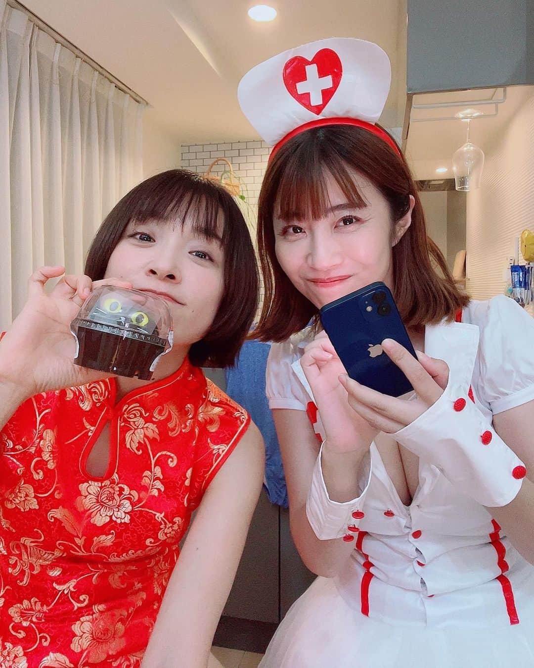 みひろさんのインスタグラム写真 - (みひろInstagram)「. happy Halloween🎃 まなみんインスタ @mana_0619  みひろYouTube(mihiroom) & TikTok(mihiro519) 楽しんでいただけたかなん⁈ 楽しくて、いっぱい踊っちゃった💦  #コスプレ #チャイナ #ナース」10月31日 22時53分 - mihiro0519