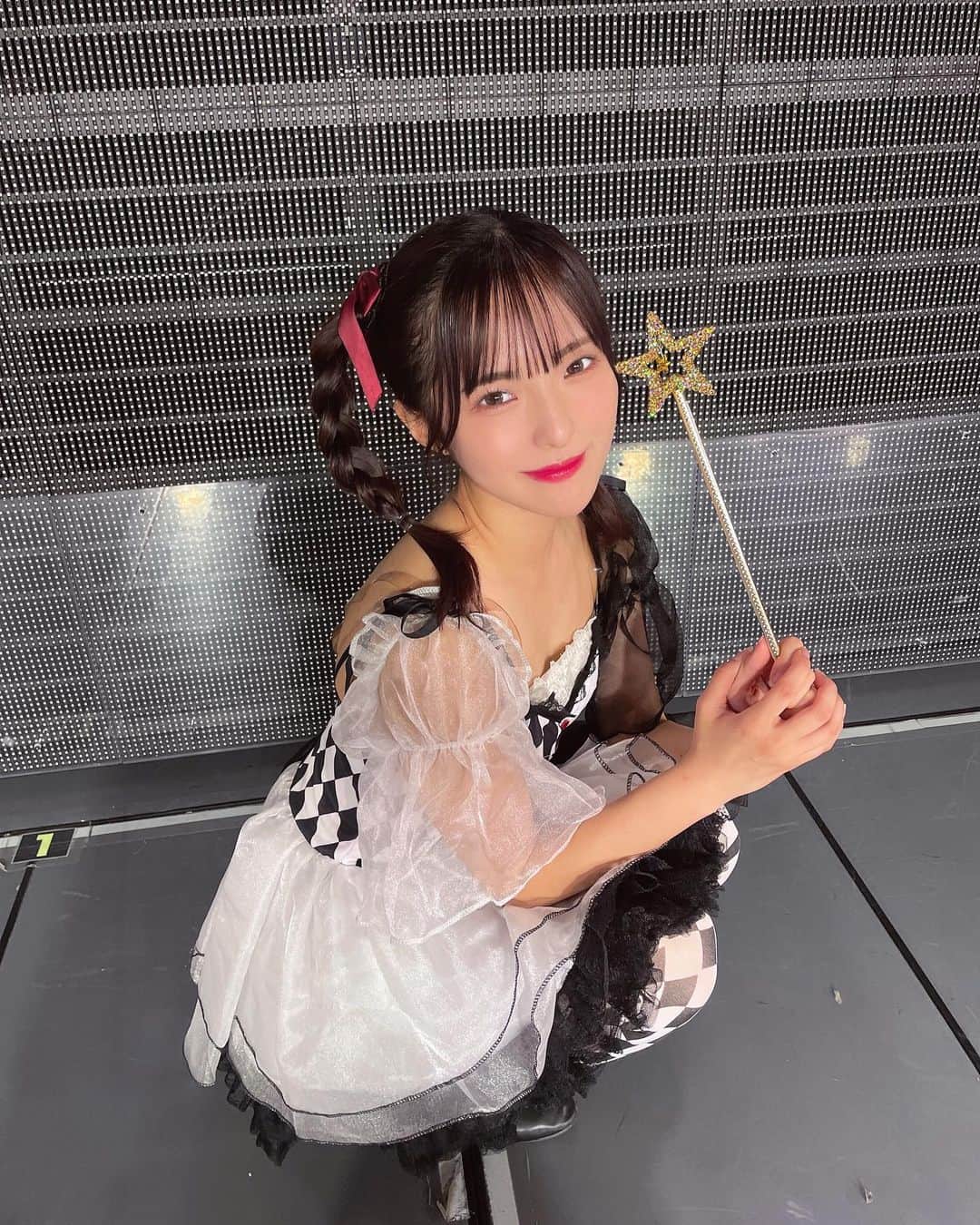 大塚七海のインスタグラム：「かわいい衣装着たの！ ハロウィンの魔法〜🪄🎃💗  #NGT48劇場リバイバル公演　#ハロウィン #ハロウィンコスプレ」