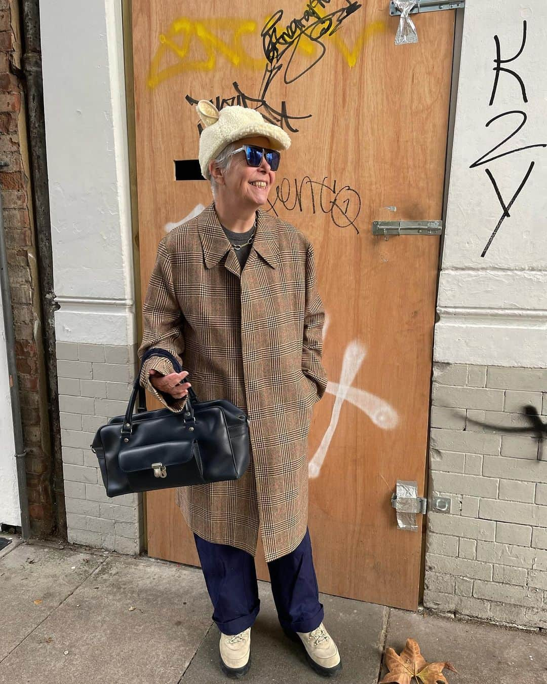 バーンストックスピアーズのインスタグラム：「#thelmaslookoftheday  Thelma Wears:  Bernstock Speirs: New Kitty Caps Coming SOON! Coat: @hunkydoryvintage  Bag: @commedesgarcons  Have a lovely day.」