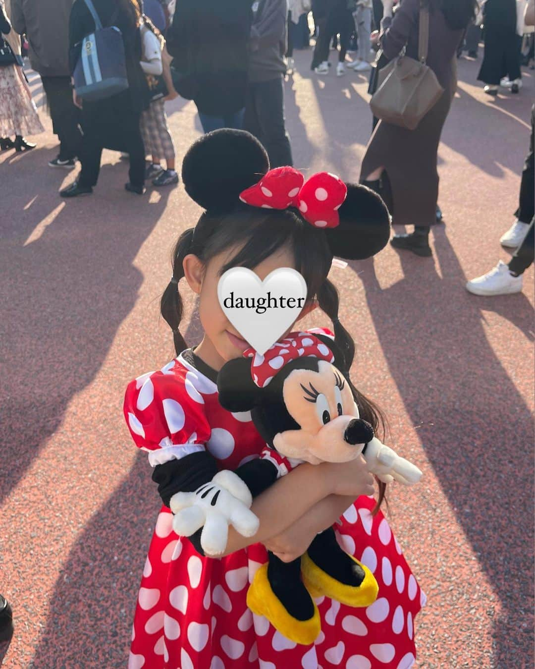 𝗔𝗜さんのインスタグラム写真 - (𝗔𝗜Instagram)「👻🎃 . HappyHalloween🤍🤍🤍 . Disneyで1番好きなHalloween🤭 楽しかった🎃👻🧡🧡 . Disney Halloweenとおうちご飯 @baila_magazine ブログにかきました✍️♡ . #disneyハロウィン #Dハロ #Dハロ2023 #disney #disneyworld #disneygram #ディズニーコーデ #2児ママ #小学生ママ #幼稚園ママ #ワーママ #おうちハロウィン #読モ #baila_magazine #ママファッション #zaraoutfit #uniqlo購入品 #tokyodisneyland」10月31日 22時53分 - ai_ueharabyta