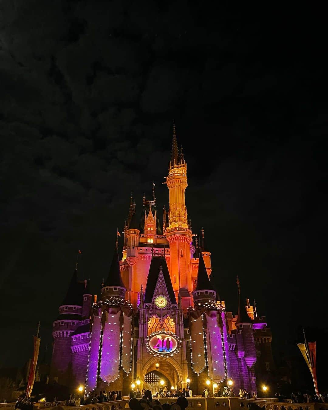 𝗔𝗜さんのインスタグラム写真 - (𝗔𝗜Instagram)「👻🎃 . HappyHalloween🤍🤍🤍 . Disneyで1番好きなHalloween🤭 楽しかった🎃👻🧡🧡 . Disney Halloweenとおうちご飯 @baila_magazine ブログにかきました✍️♡ . #disneyハロウィン #Dハロ #Dハロ2023 #disney #disneyworld #disneygram #ディズニーコーデ #2児ママ #小学生ママ #幼稚園ママ #ワーママ #おうちハロウィン #読モ #baila_magazine #ママファッション #zaraoutfit #uniqlo購入品 #tokyodisneyland」10月31日 22時53分 - ai_ueharabyta