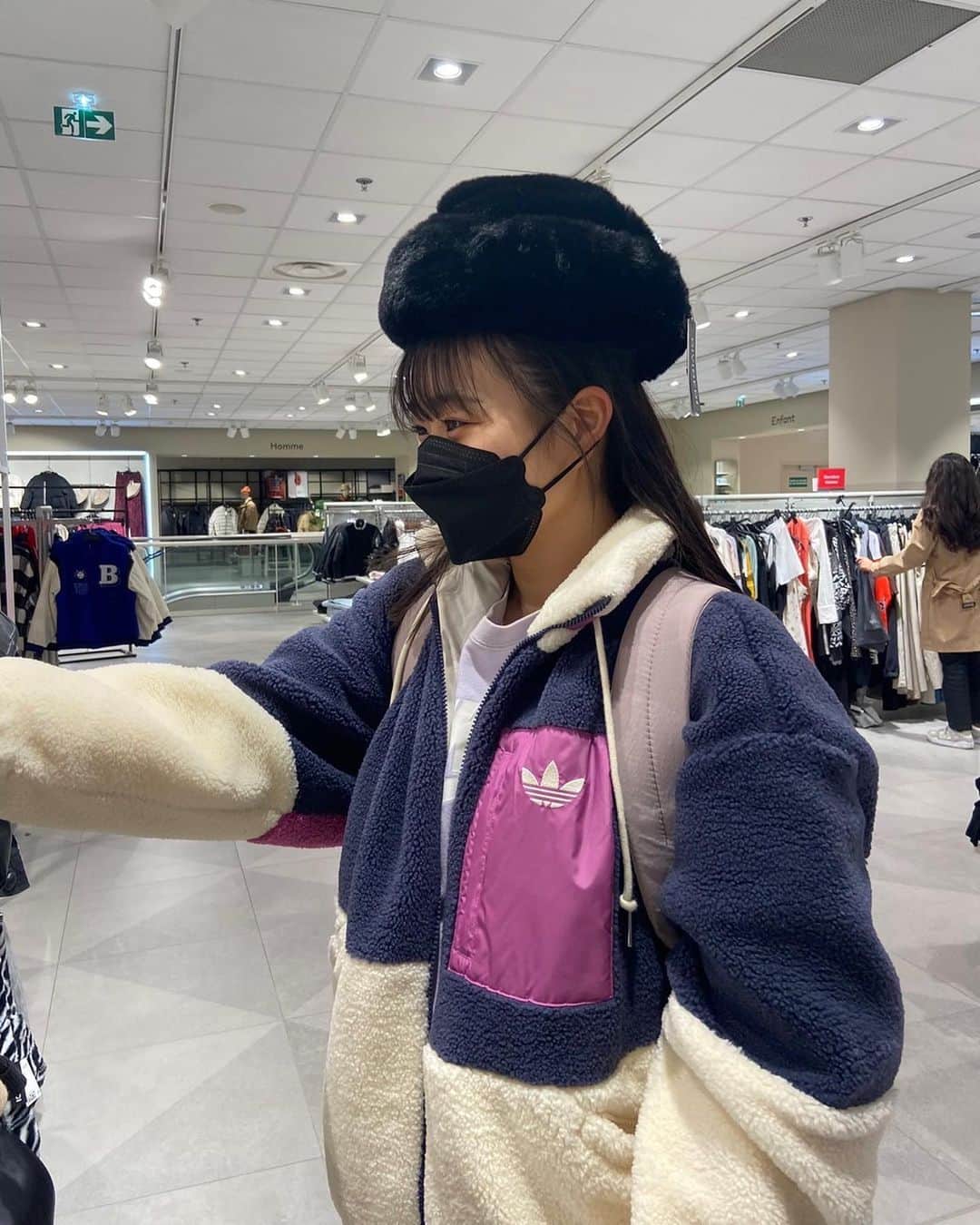 河辺愛菜さんのインスタグラム写真 - (河辺愛菜Instagram)「今日で19歳になりました‼︎ たくさんのメッセージやストーリーありがとうございます💓 19歳も頑張ります☺︎  写真は18歳になった時の写真📸 1年しか経ってないのに懐かしい🙄」10月31日 22時54分 - mana.kawabe