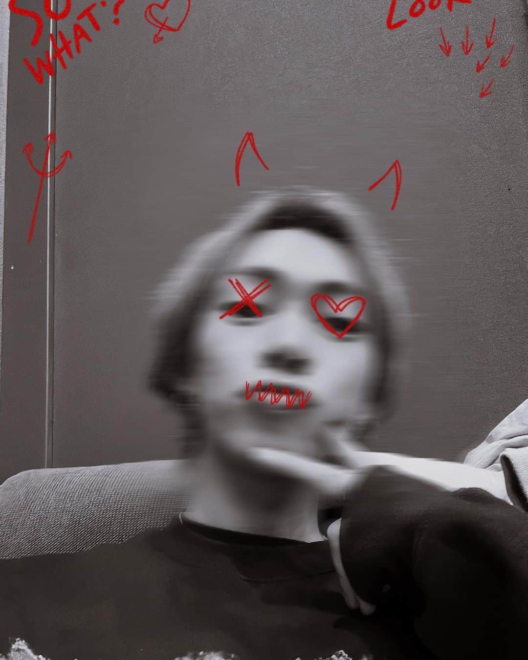 Uのインスタグラム：「HappyHalloween🎃🍭🍬 レコーディングの休憩中に撮ったよ！ こんな事しかできないが中々いいだろ？ 特に最後なんか傑作だろ！  Halloween投稿頑張った俺を褒めて！笑 すぐ欲しがる俺を許して😘」