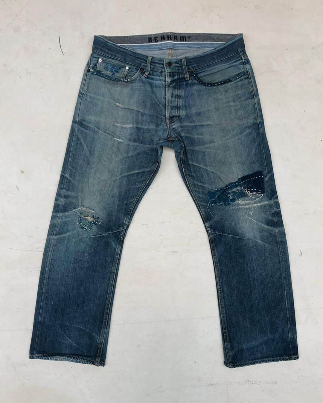 デンハムさんのインスタグラム写真 - (デンハムInstagram)「In 2008, I worn-in my very first DENHAM jeans - the GRADE. I put much love into this pair, fixing them up with patches, sashiko stitching, and boro. Now, to mark 15 amazing years with DENHAM, we've crafted a stunning replica of that special pair. Swipe to take a peek at the OG GRADE.」10月31日 23時01分 - denhamthejeanmaker