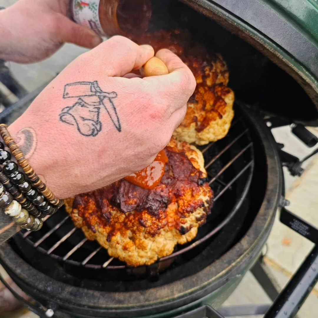 ジョエル・ワードさんのインスタグラム写真 - (ジョエル・ワードInstagram)「Another amazing @biggreenegguk class this weekend with a great group of people, thank you @joelward2 for having us over for your #birthday celebrations.  . . . . #bge #cpfc #BBQ #cookeryclass #cookingwithfire #walterroseandson #alfrescodining #defender #birthday #food」10月31日 23時01分 - joelward2