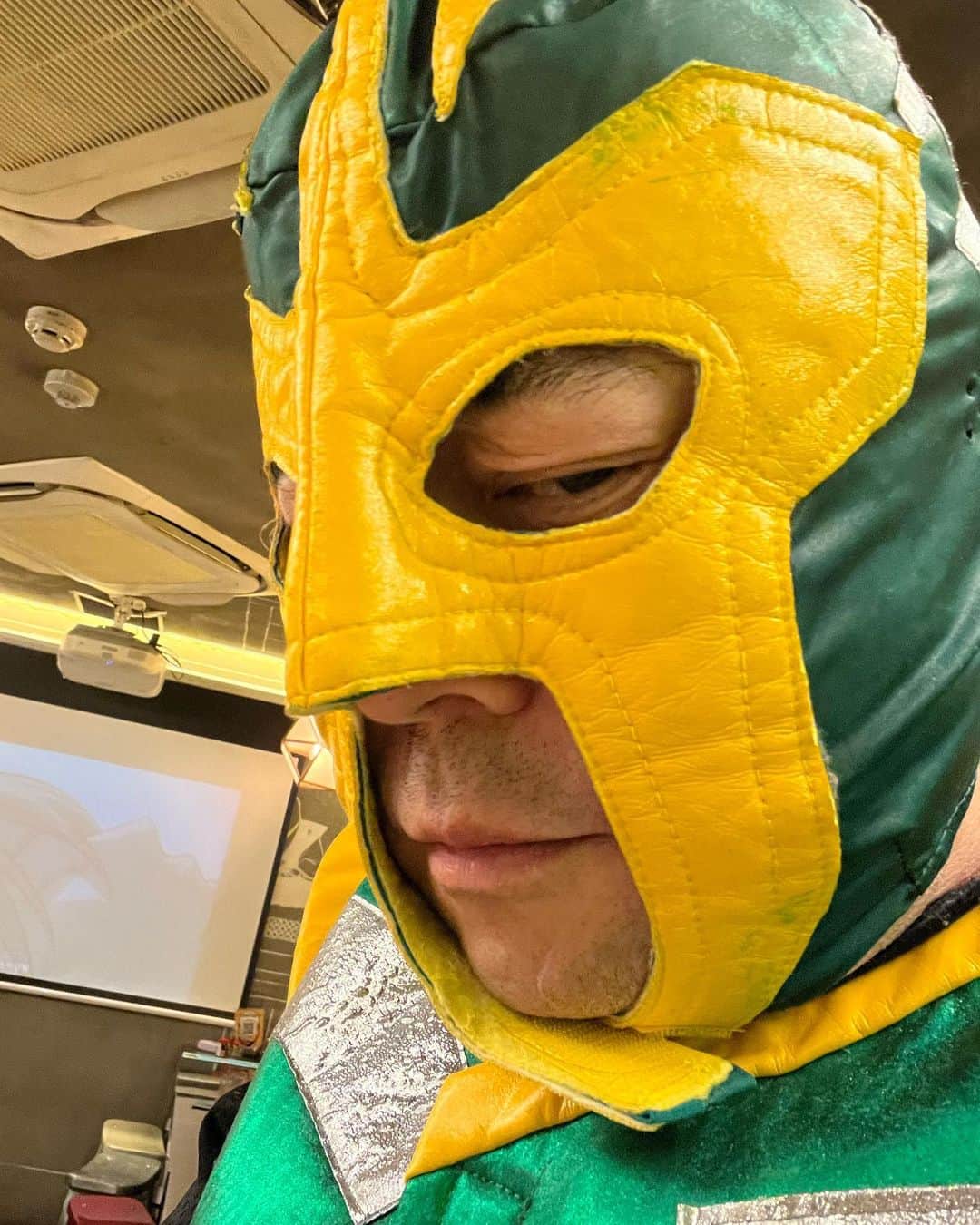 佐藤竜雄のインスタグラム：「ドラゴンマンにハロウィンで遭遇！久しぶりだなあ！」