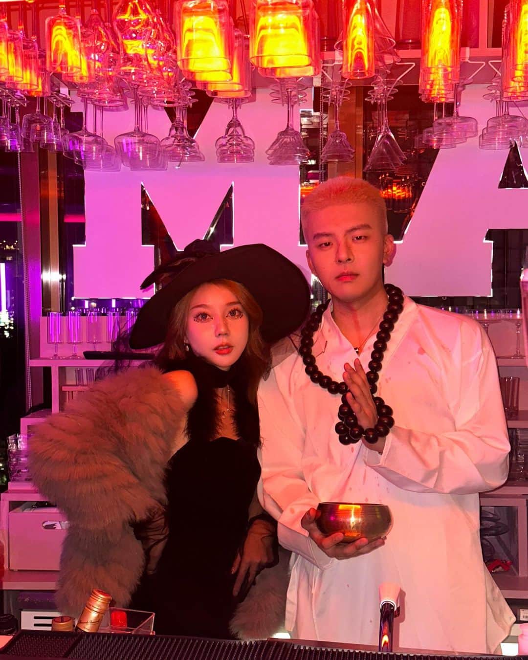 王依君さんのインスタグラム写真 - (王依君Instagram)「👭🎃 #helloween #ハロウィン」10月31日 23時13分 - sandystrawberry_