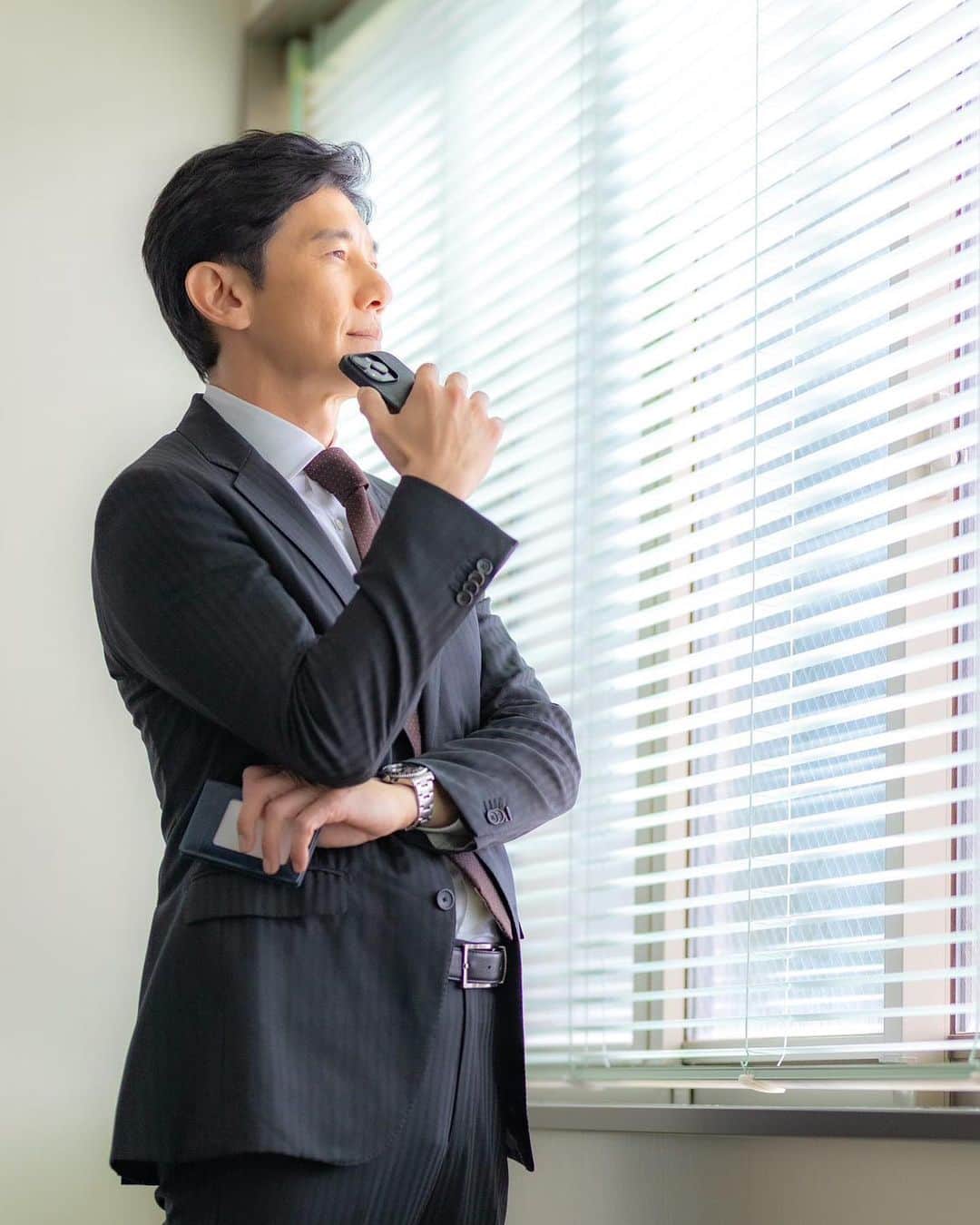 盛岡豊のインスタグラム：「過日、福井県で撮影した動画が完成したようです。 ストーリー仕立ての素敵な広告に出させて頂き、本当に感謝。ほわっと温かい気持ちになって頂けるといいな。 先ずは少しでも多くの方にご覧頂けますよう。  改めて言いますが、福井での撮影は、最高過ぎた。  https://youtu.be/uA74euG5rE8?si=52D7XIJOnHmQWz2G  #井上金庫販売 #井上金庫グループ #MOBILE_OFFICE_GIC #STUDIO_GI」