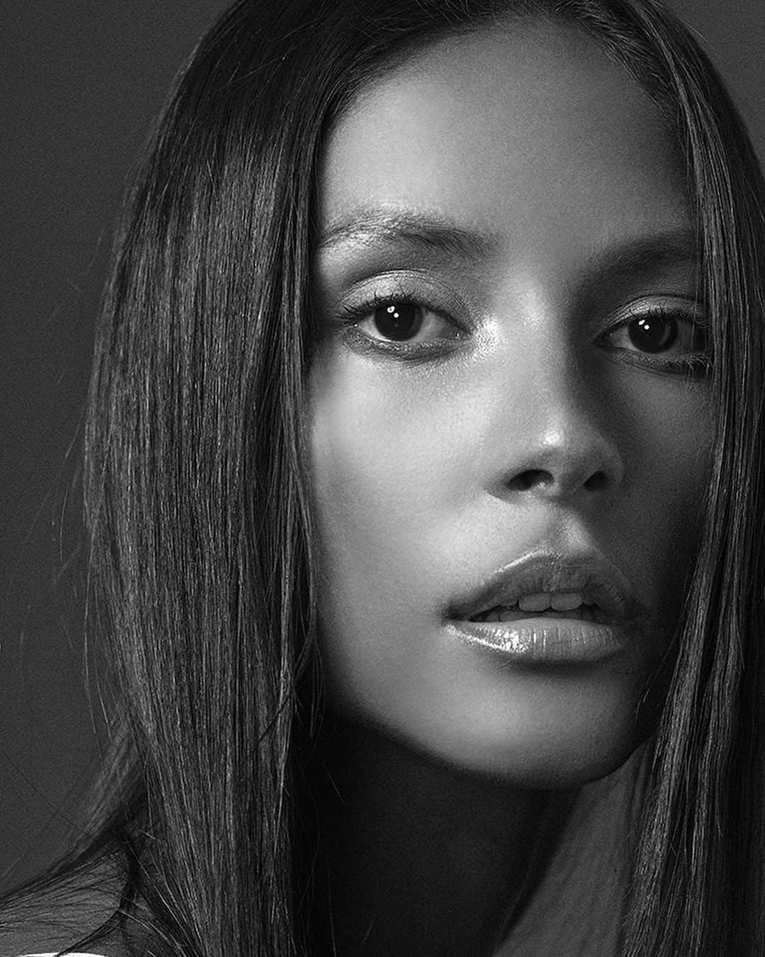 エマニュエラ・デ・パウラのインスタグラム：「Close up 📸」
