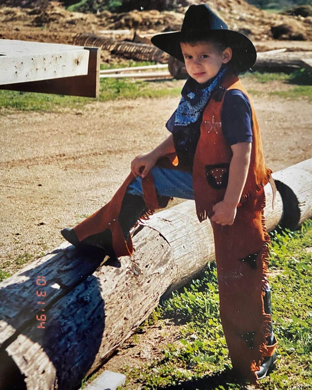 ブルックス・ケプカのインスタグラム：「Don’t squat with your spurs on. Happy Halloween 💀」