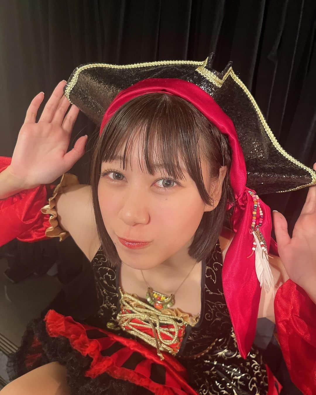 井田玲音名さんのインスタグラム写真 - (井田玲音名Instagram)「ㅤㅤㅤㅤㅤㅤㅤㅤㅤㅤㅤㅤㅤ ㅤㅤㅤㅤㅤㅤㅤㅤㅤㅤㅤㅤㅤ とりっくおあとりーと🎃👻🧡ㅤㅤㅤㅤㅤㅤㅤㅤㅤㅤㅤㅤㅤ ㅤㅤㅤㅤㅤㅤㅤㅤㅤㅤㅤㅤㅤ #happyhalloween #海賊コスプレ #ハロウィン」10月31日 23時12分 - reona_ske48